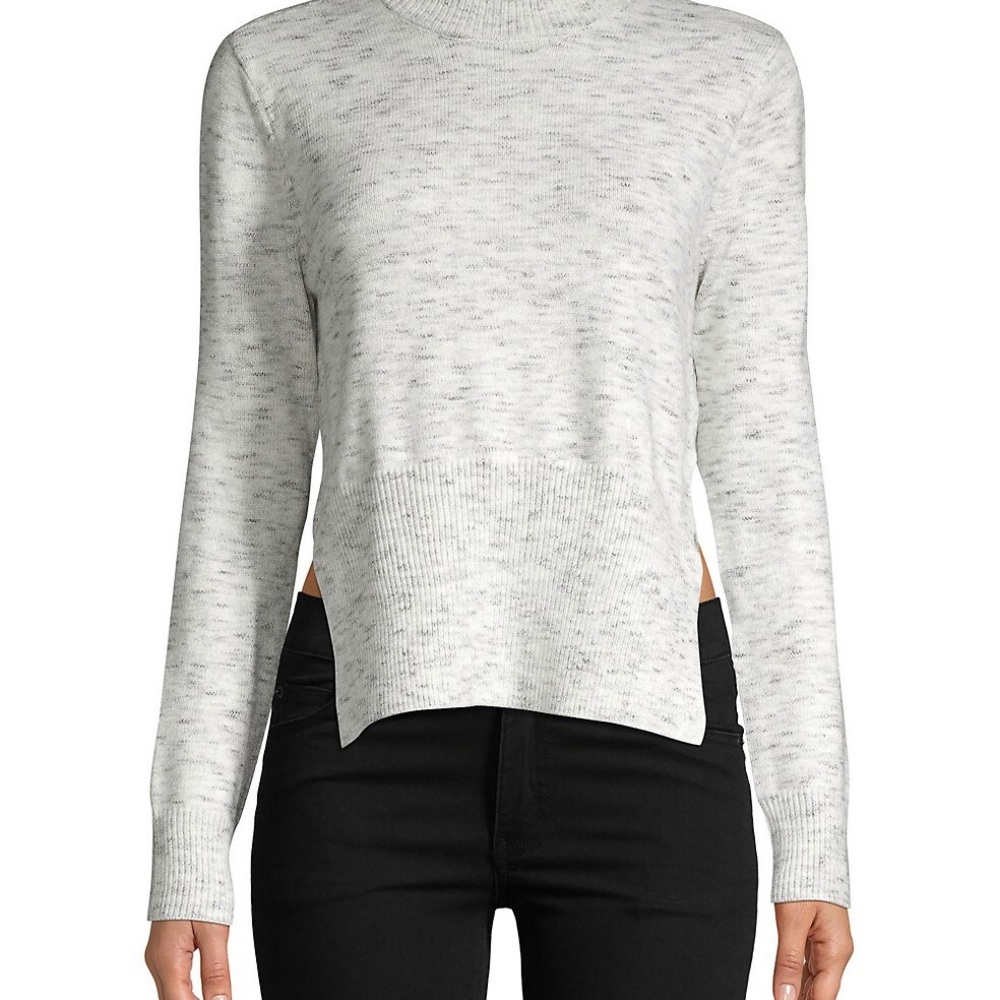 Gray cropped sweater with open the back detail